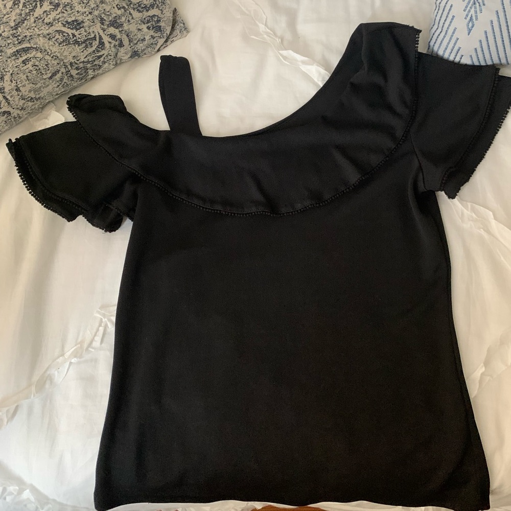 Never worn Banana Republic ruffle top!